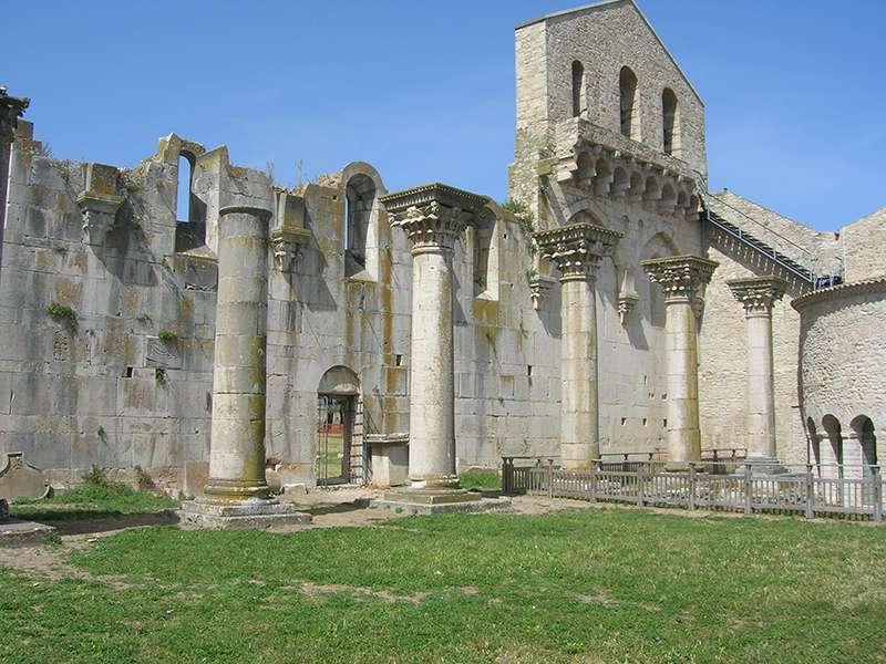 Santissima Trinità di Venosa